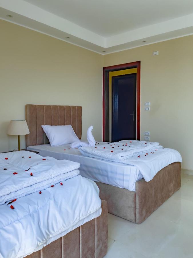 Jumeirah Pyramids View Inn Kafrat al Jabal Экстерьер фото